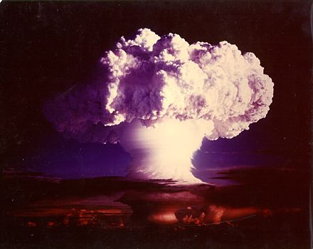 Explosión de la prueba nuclear Hurricane